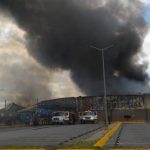 Profesora de Escuela Primaria en Toluca bajo investigación por arrojar libretas