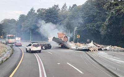 Accidentes colapsan la México-Toluca